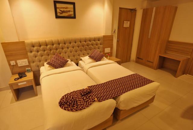 Hotel Anjali Park Коттаям Экстерьер фото