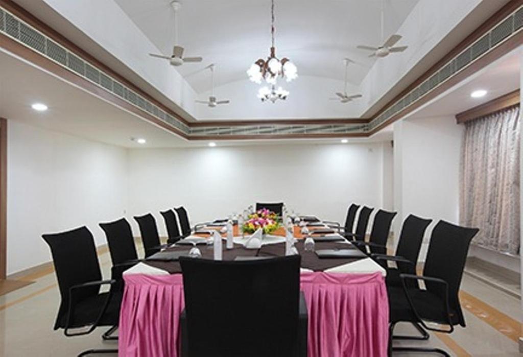 Hotel Anjali Park Коттаям Экстерьер фото