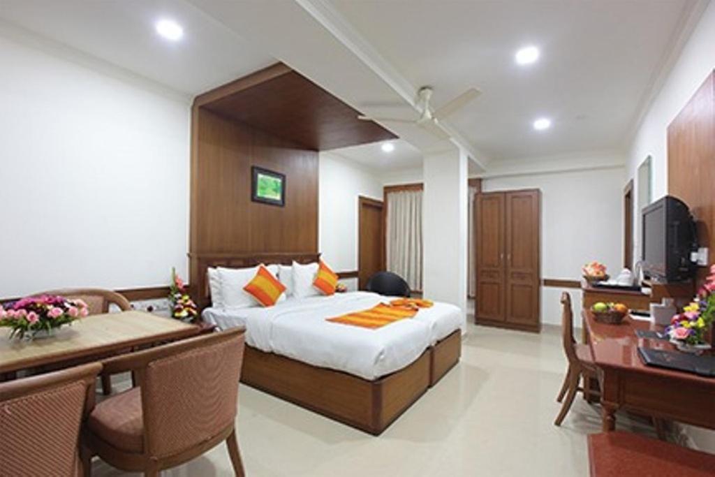 Hotel Anjali Park Коттаям Экстерьер фото
